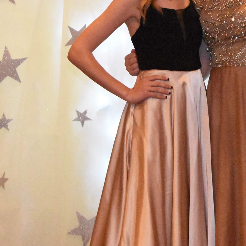 Prom Dress - Picture 2 of 5